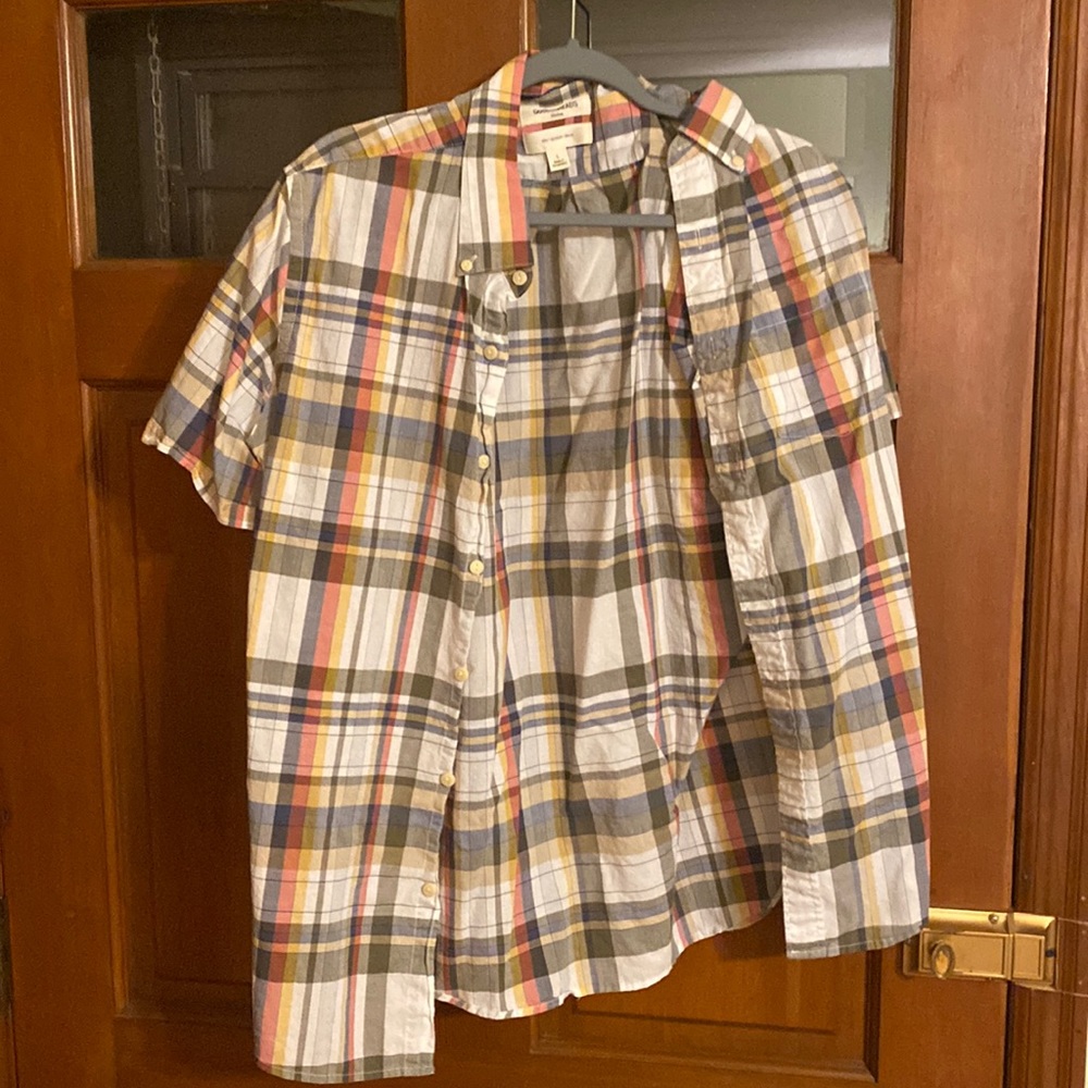 Short sleeve button down shirt
